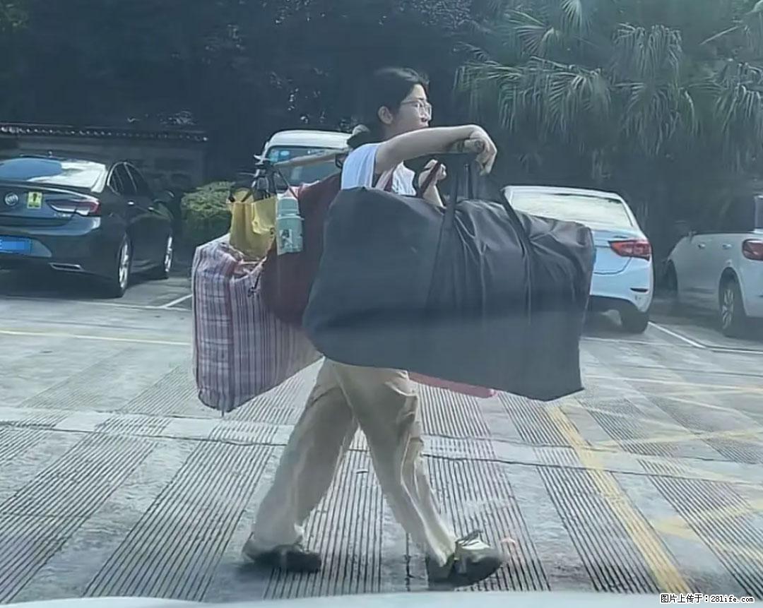 全网追的“扁担女孩”，找了一份暑假工，时薪12元 - 安顺生活资讯 - 安顺28生活网 anshun.28life.com